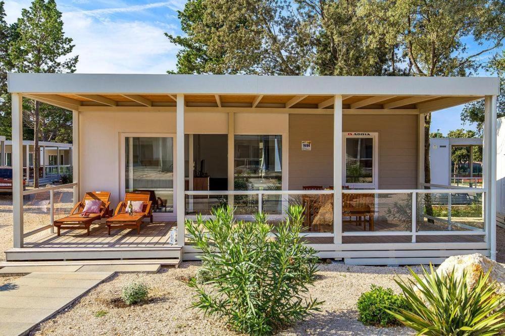 Mobile Homes Mediteran In Caravan Park Strasko, נובליה מראה חיצוני תמונה