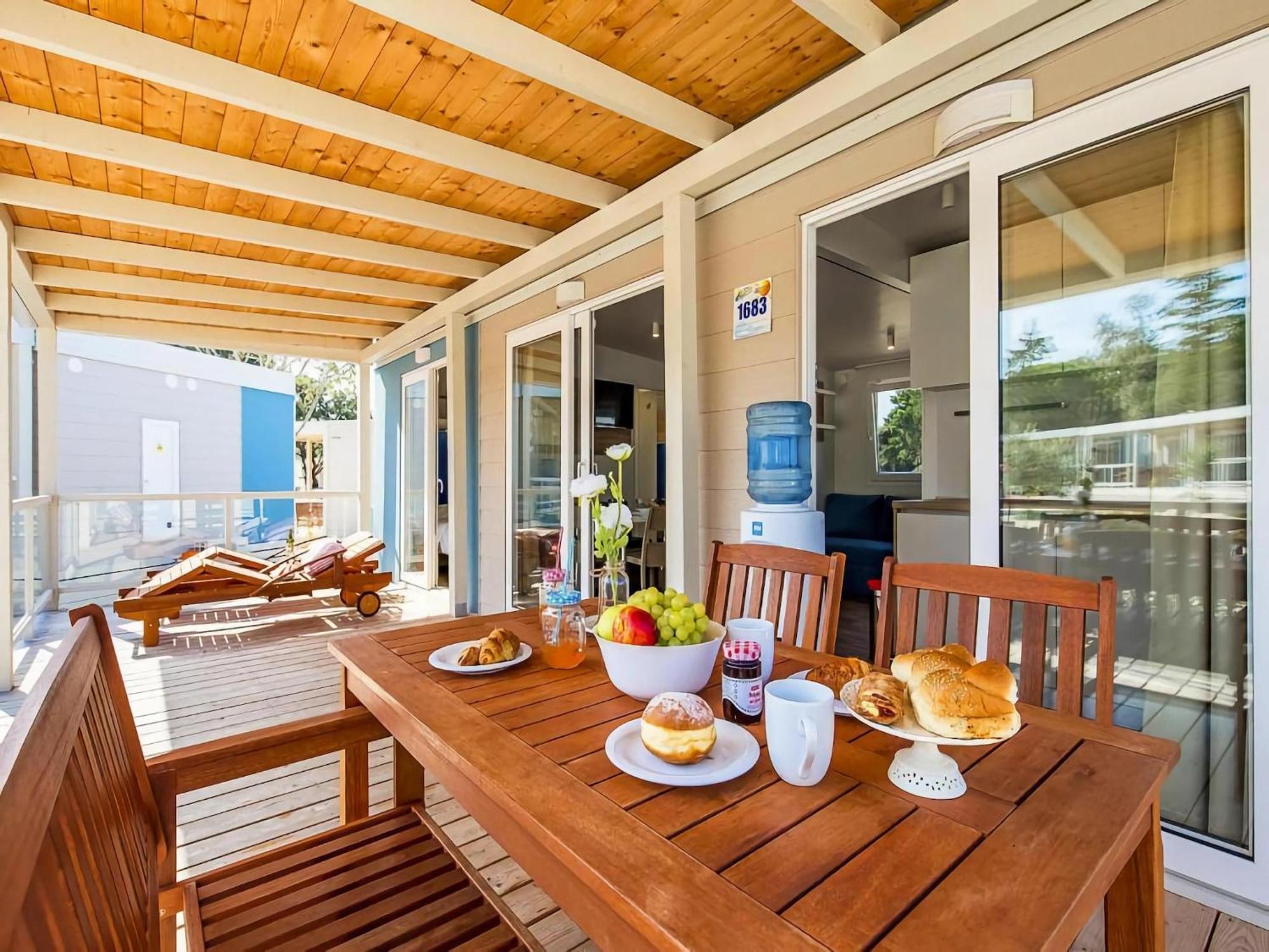 Mobile Homes Mediteran In Caravan Park Strasko, נובליה מראה חיצוני תמונה