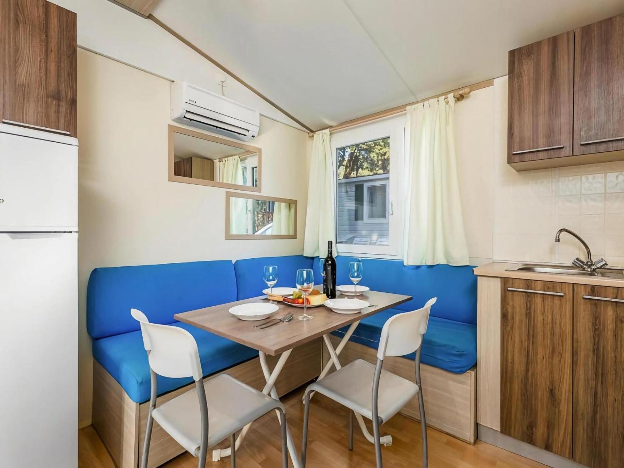 Mobile Homes Mediteran In Caravan Park Strasko, נובליה מראה חיצוני תמונה