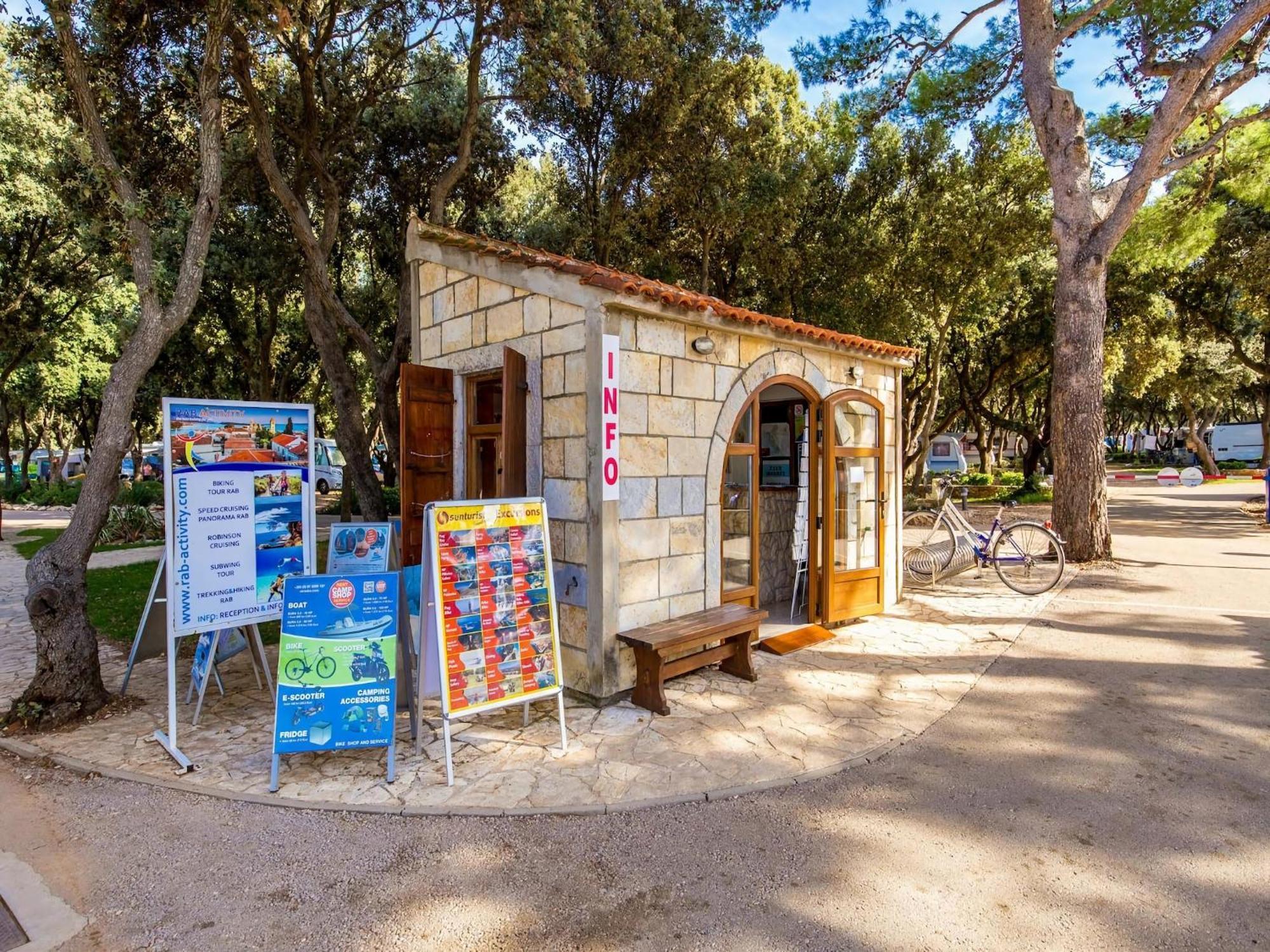 Mobile Homes Mediteran In Caravan Park Strasko, נובליה מראה חיצוני תמונה
