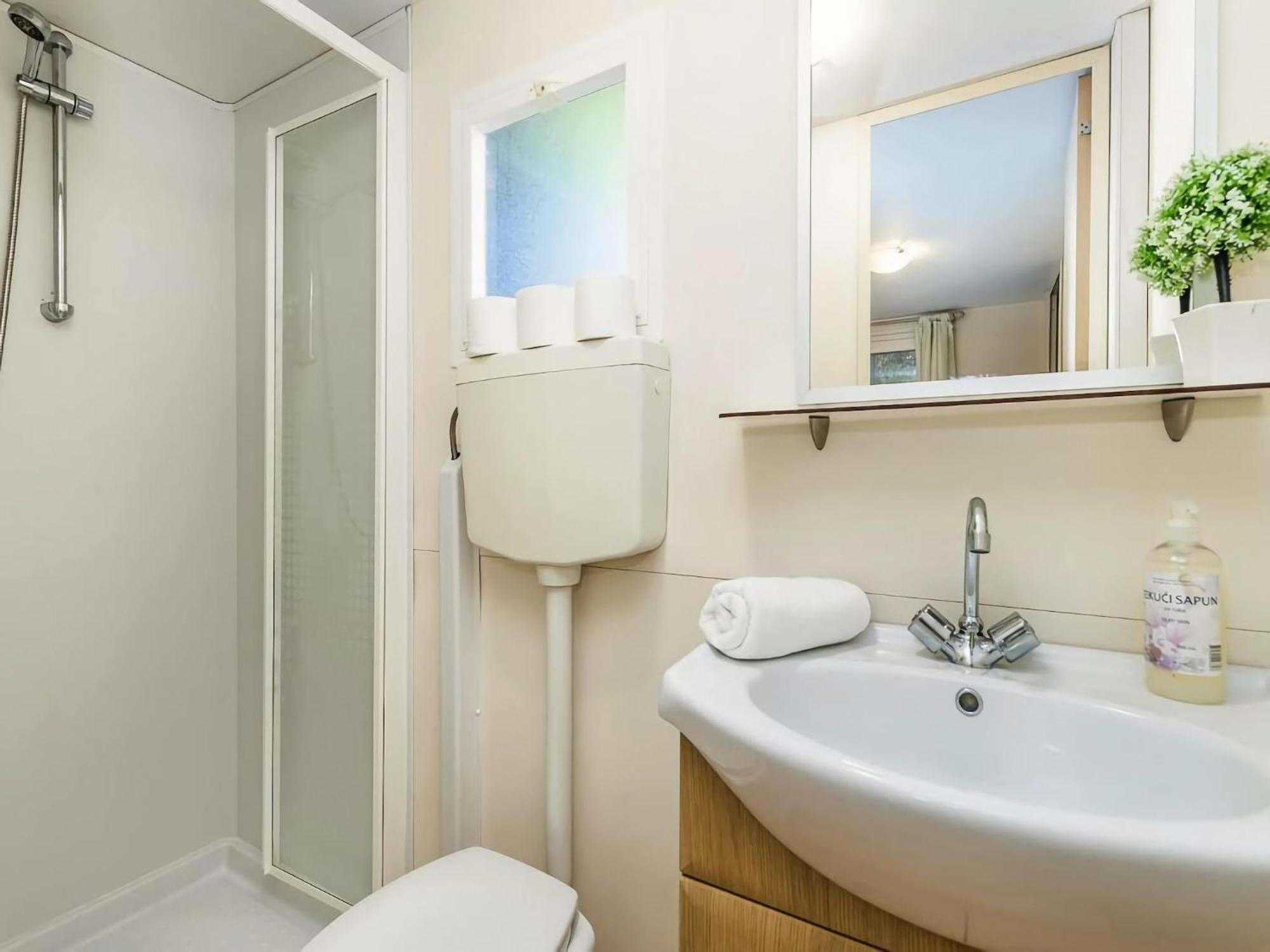 Mobile Homes Mediteran In Caravan Park Strasko, נובליה מראה חיצוני תמונה